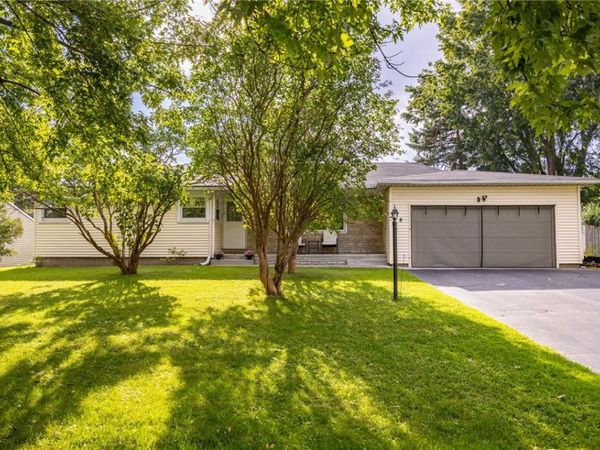 8 Twin Oak Drive , Rochester, NY 14606