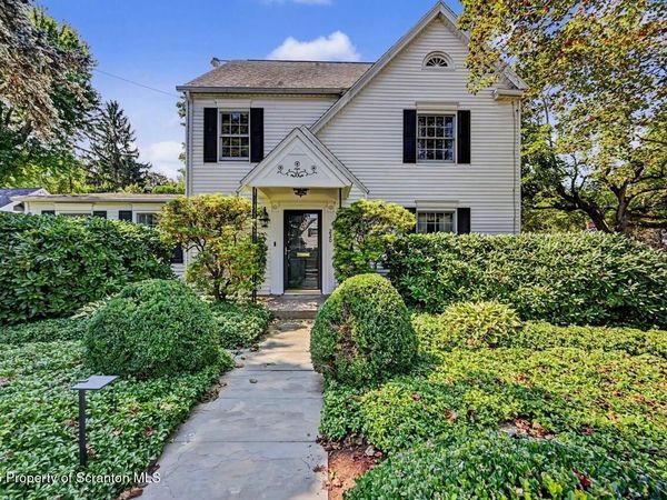 220 Holly Lane, Clarks Summit, PA 18411