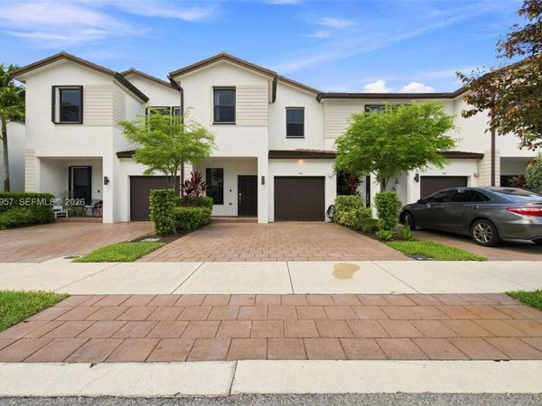 156 SW 185th Way , Pembroke Pines, FL 33029