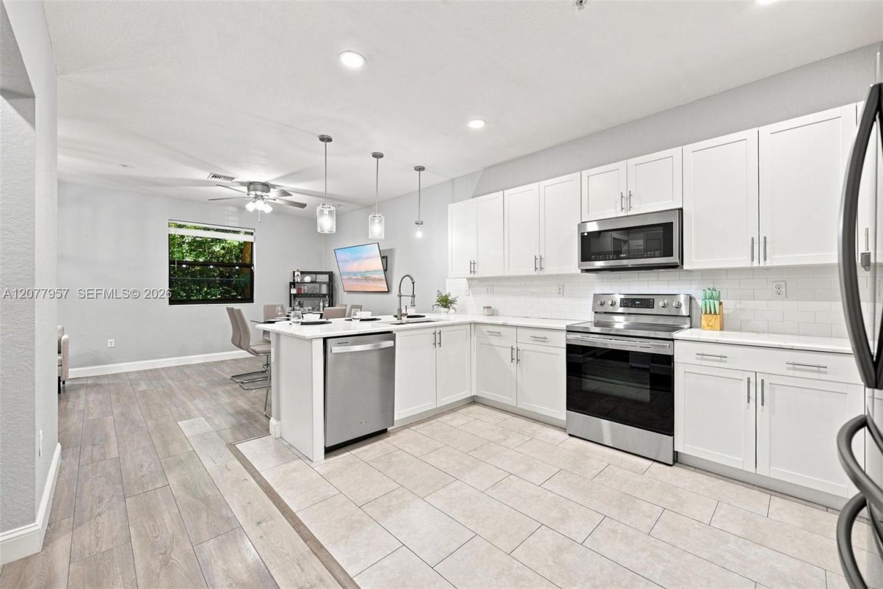 156 SW 185th Way , Pembroke Pines, FL 33029 Photo