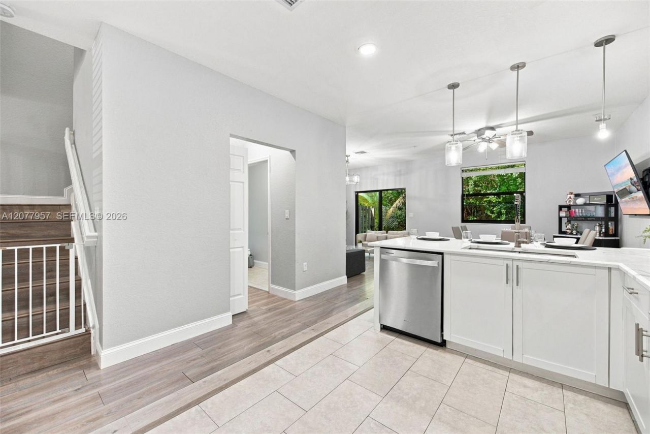 156 SW 185th Way , Pembroke Pines, FL 33029 Photo