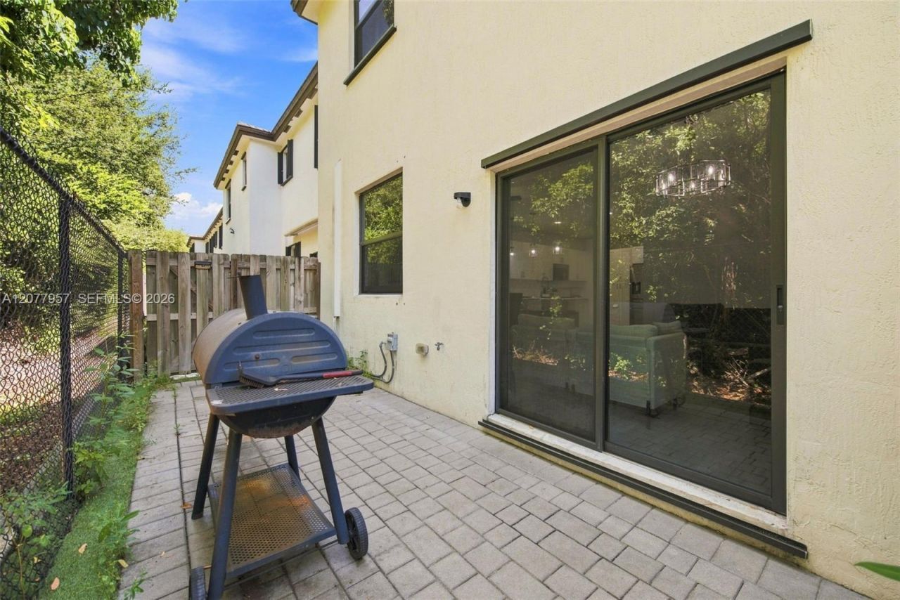 156 SW 185th Way , Pembroke Pines, FL 33029 Photo
