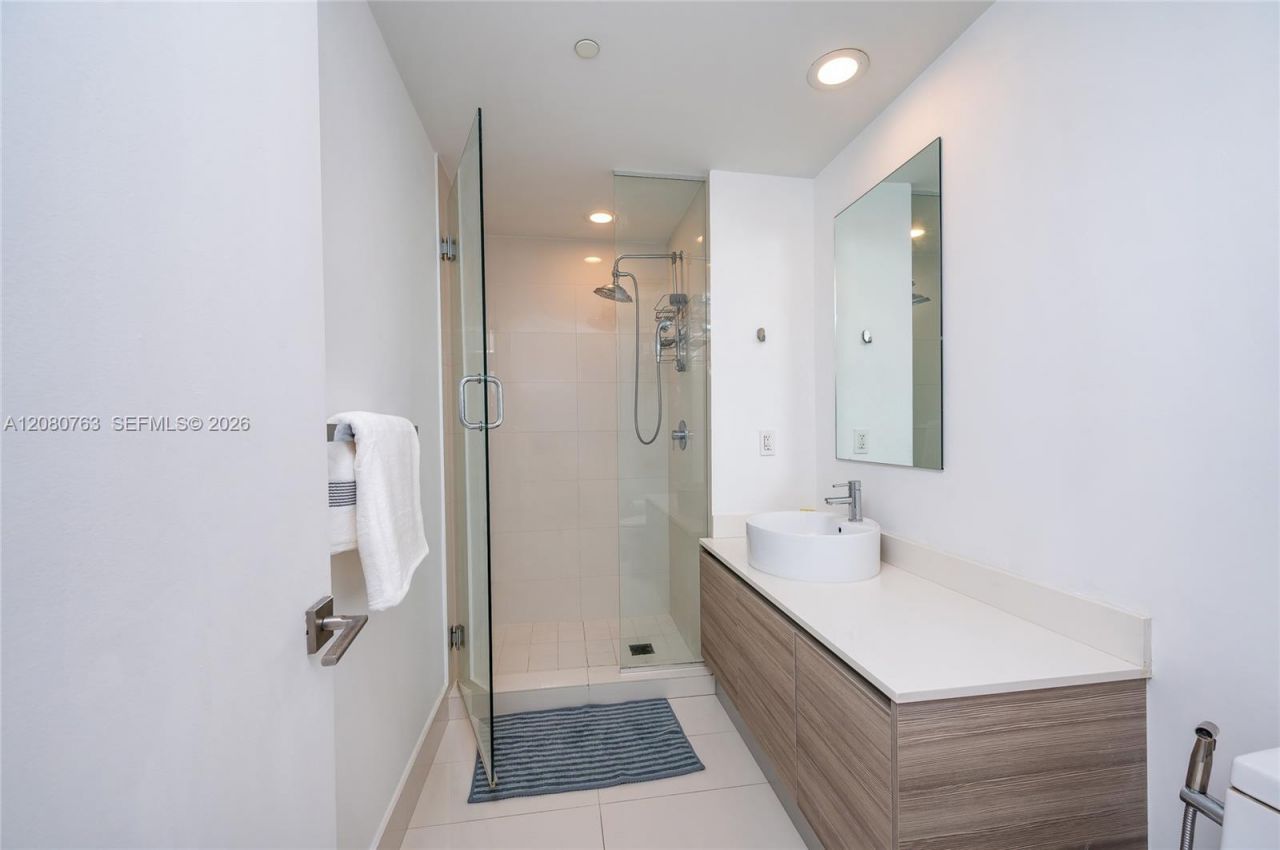 121 NE 34th St , Unit 3001, Miami, FL 33137 Photo