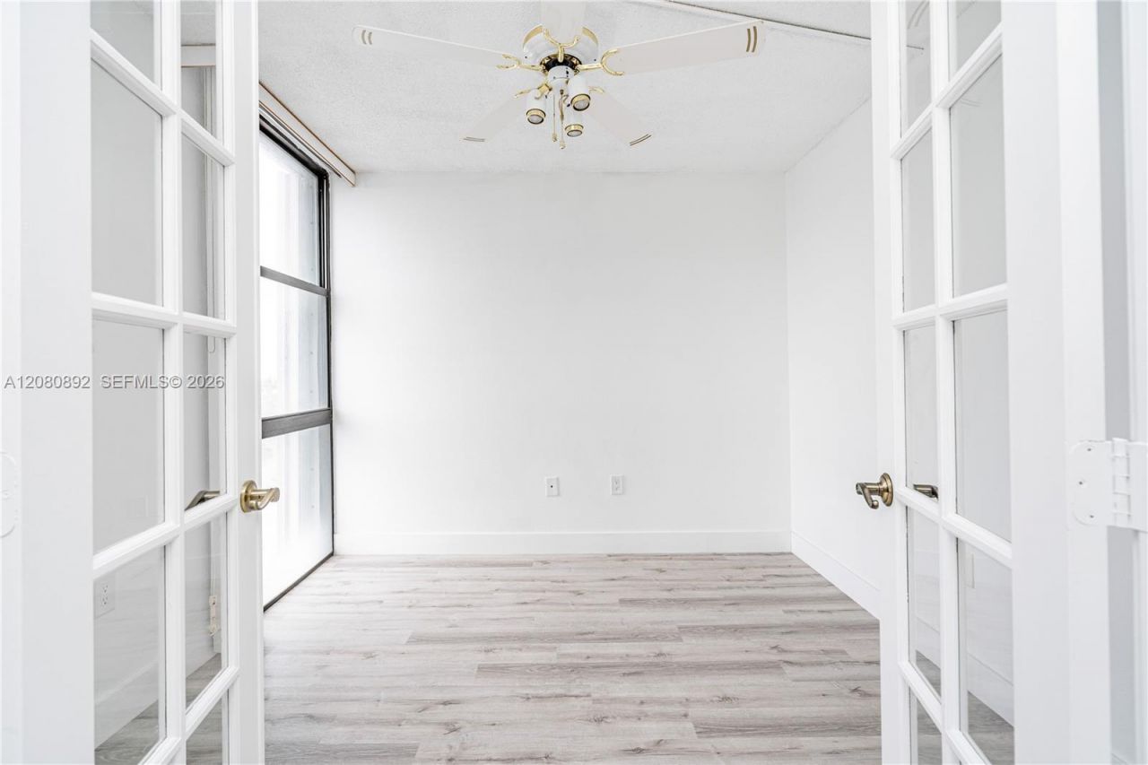 3625 N Country Club Dr , Unit 901, Aventura, FL 33180 Photo