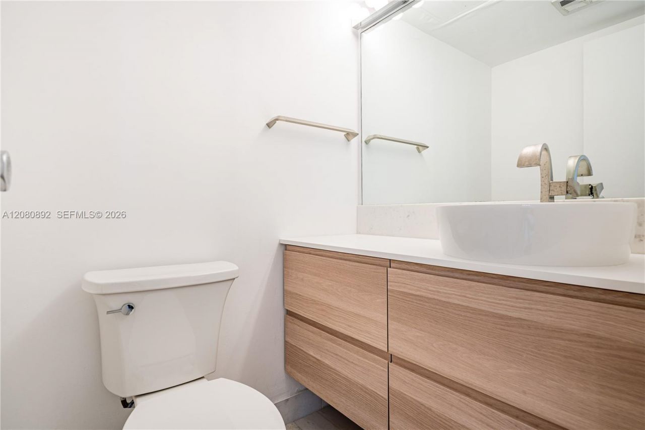3625 N Country Club Dr , Unit 901, Aventura, FL 33180 Photo