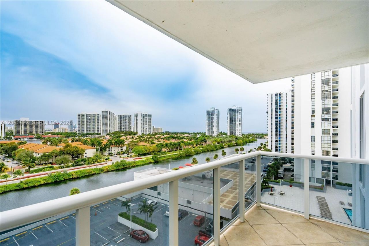 3625 N Country Club Dr , Unit 901, Aventura, FL 33180 Photo