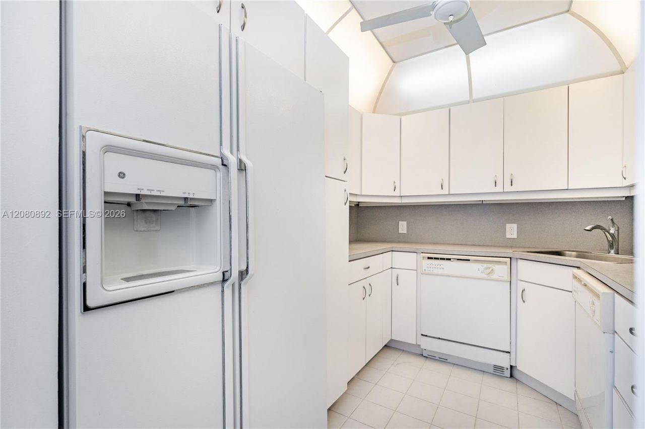3625 N Country Club Dr , Unit 901, Aventura, FL 33180 Photo