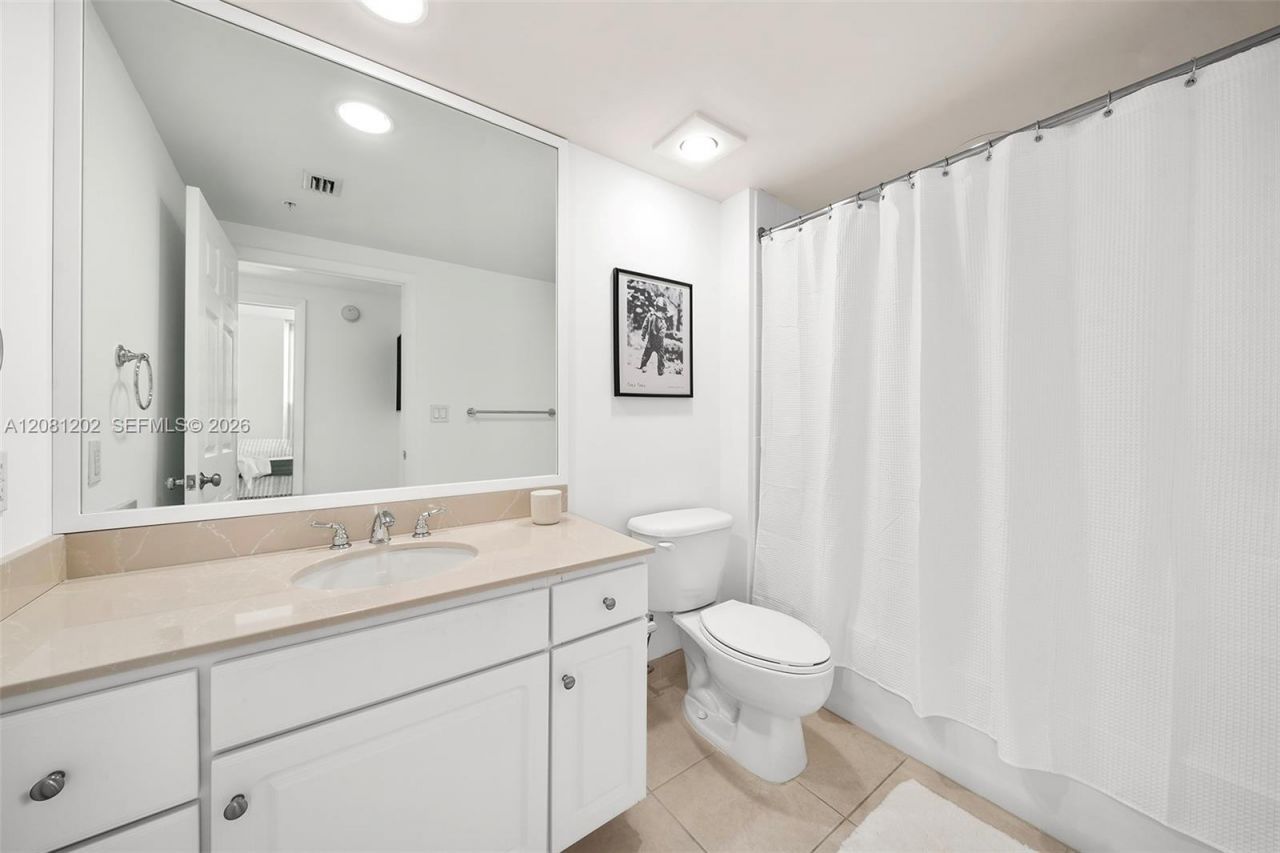 2000 N Bayshore Dr , Unit 1502, Miami, FL 33137 Photo