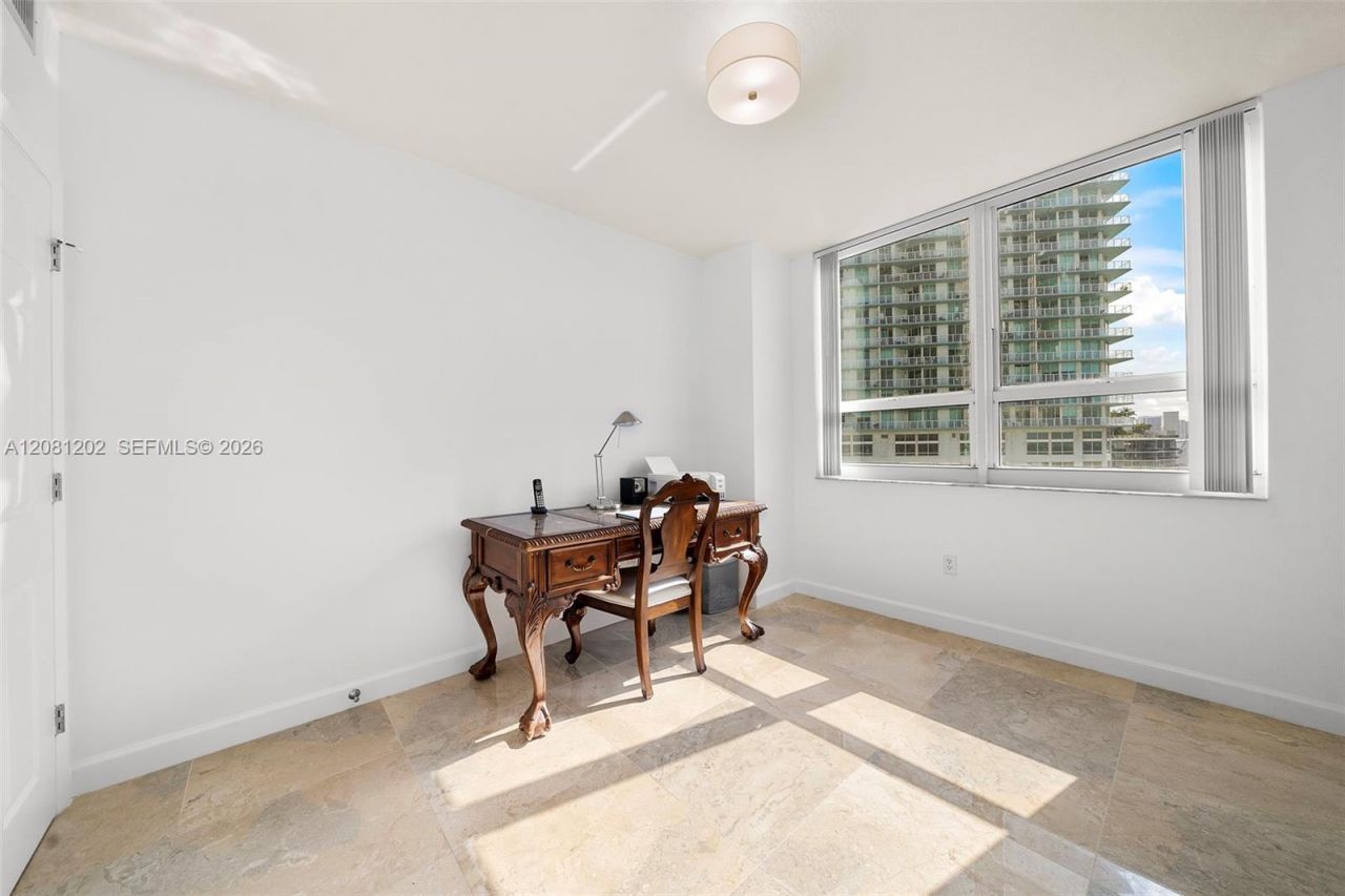 2000 N Bayshore Dr , Unit 1502, Miami, FL 33137 Photo