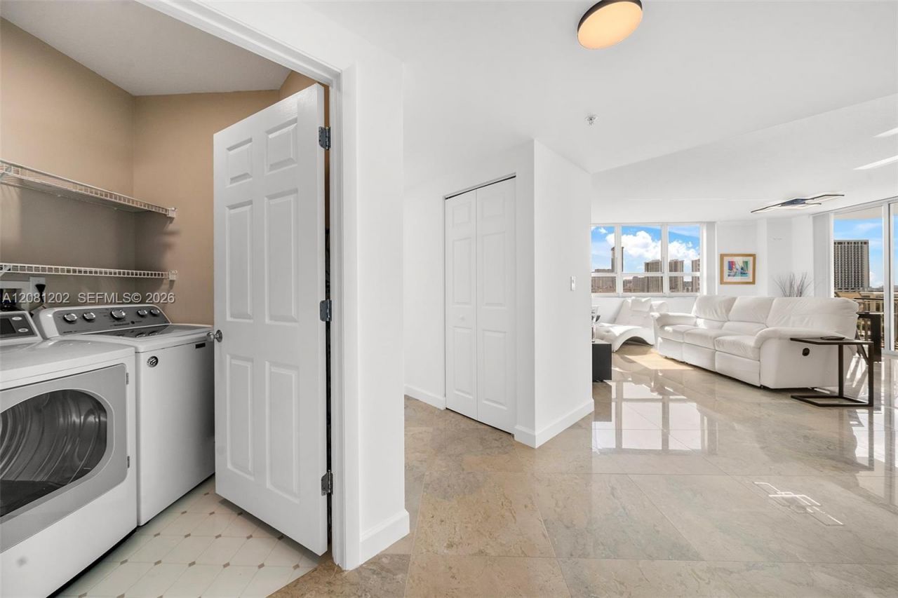 2000 N Bayshore Dr , Unit 1502, Miami, FL 33137 Photo