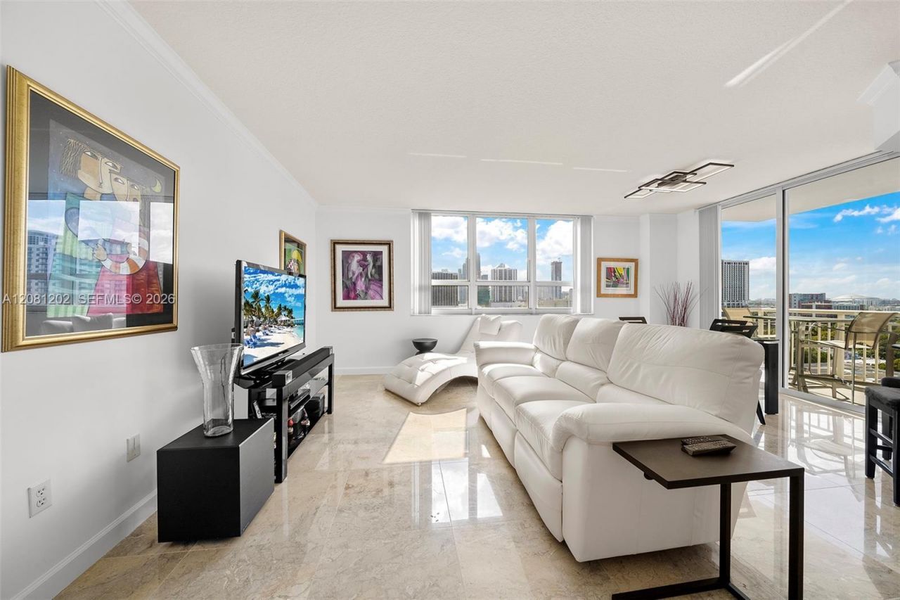 2000 N Bayshore Dr , Unit 1502, Miami, FL 33137 Photo