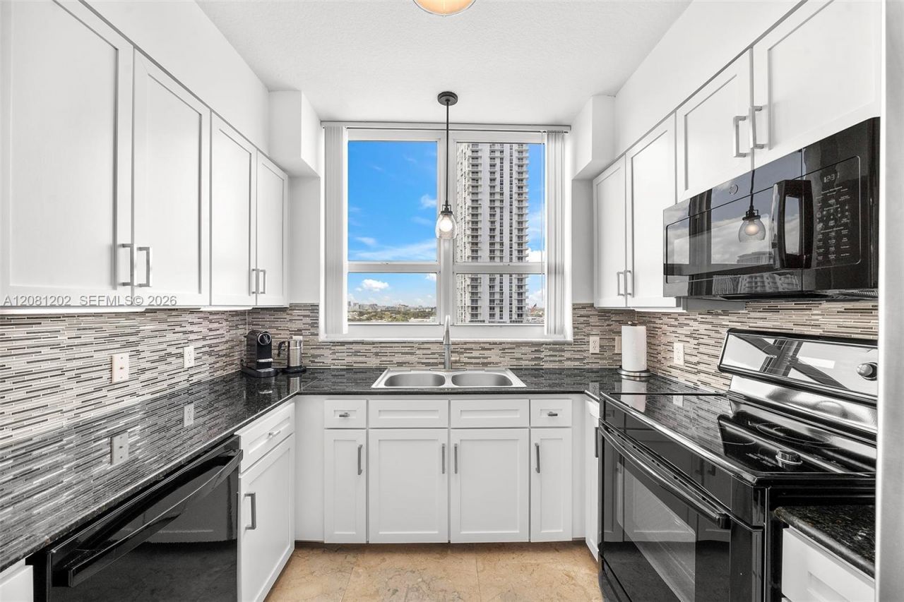 2000 N Bayshore Dr , Unit 1502, Miami, FL 33137 Photo