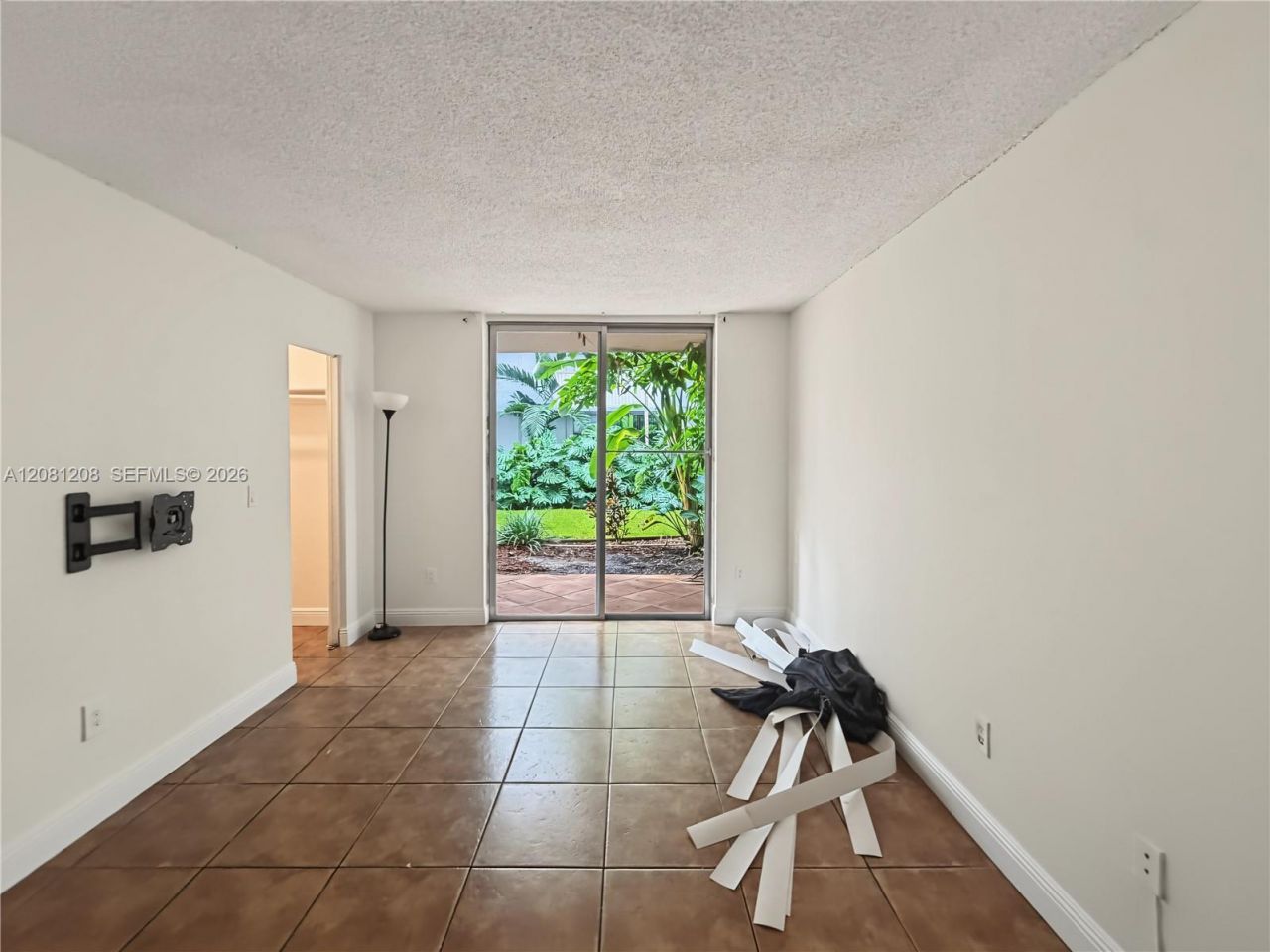1801 S Treasure Dr, Unit 112, North Bay Village, FL 33141 Photo