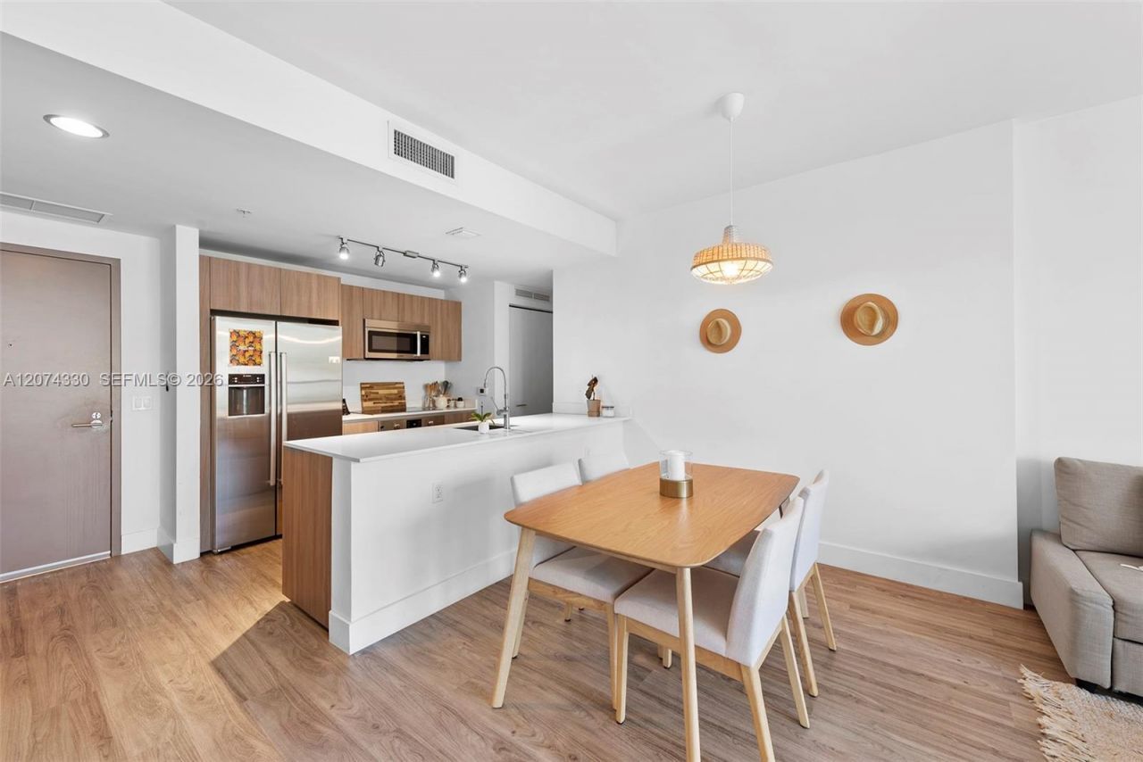 201 SW 17th Rd , Unit 411, Miami, FL 33129 Photo