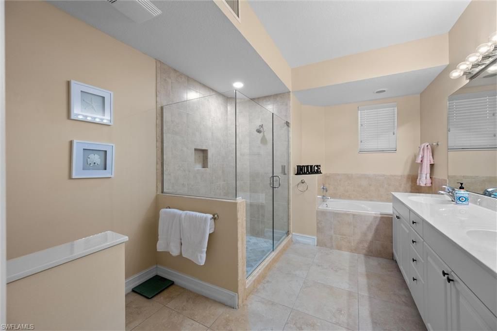 6815 Ascot Dr , Unit 102, Naples, FL 34113 Photo