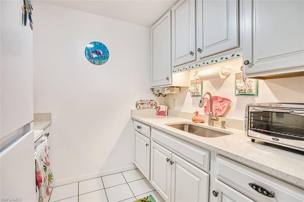 601 Periwinkle Way , Unit D-7, Sanibel, FL 33957 Photo