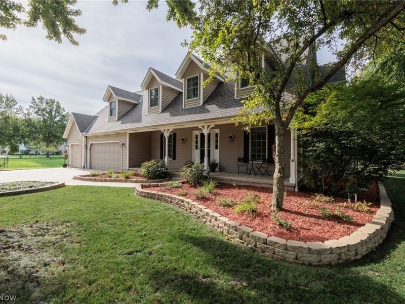 32263 Plumbrook Court, Avon Lake, OH 44012 Photo 2