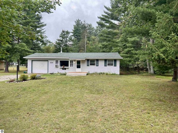 226 Center Drive, Roscommon, MI 48653