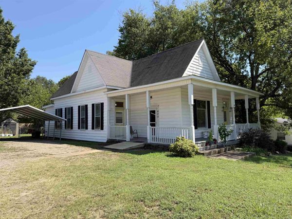 409 W Valley Street, Morrilton, AR 72110