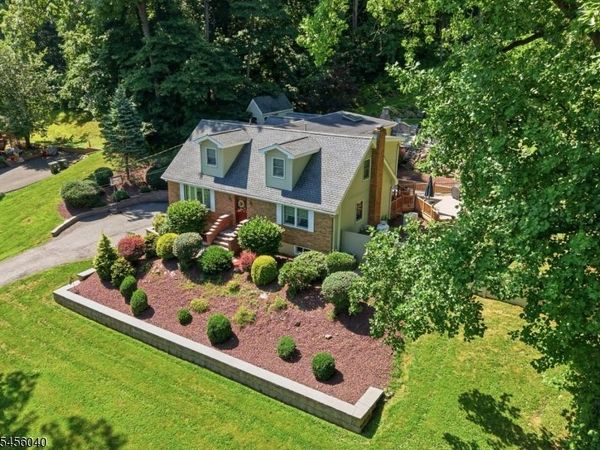 70 Old Mountain Rd, Clinton, NJ 08833