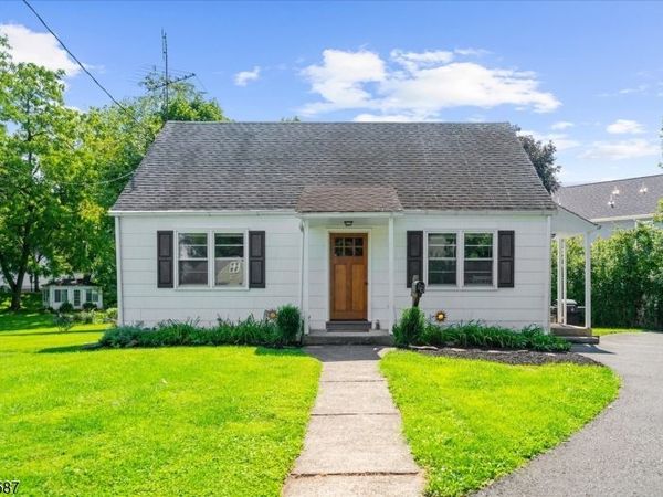 16 Abbott Ct, Flemington, NJ 08822