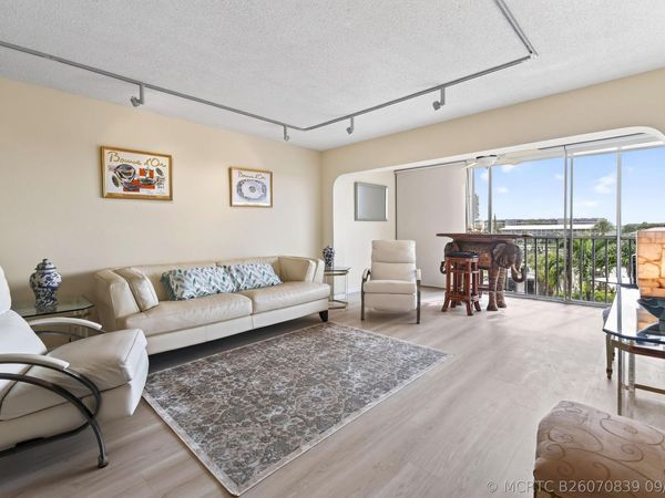 907 Marina Drive , Unit 306, North Palm Beach, FL 33408