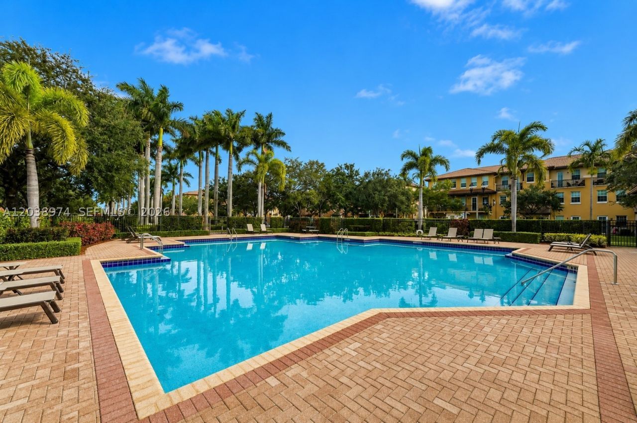 966 SW 147th , Unit 2604, Pembroke Pines, FL 33027 Photo