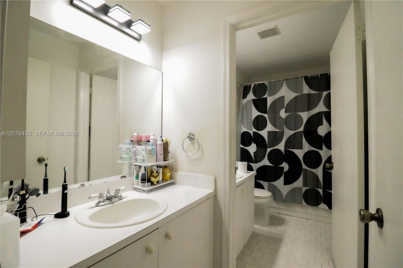 14615 SW 142nd Place Cir , Miami, FL 33186 Photo