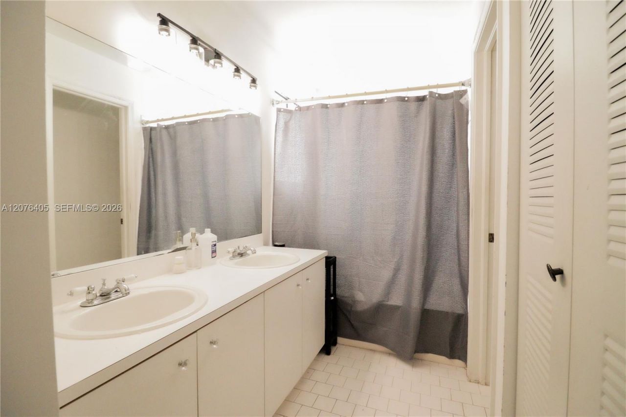 14615 SW 142nd Place Cir , Miami, FL 33186 Photo
