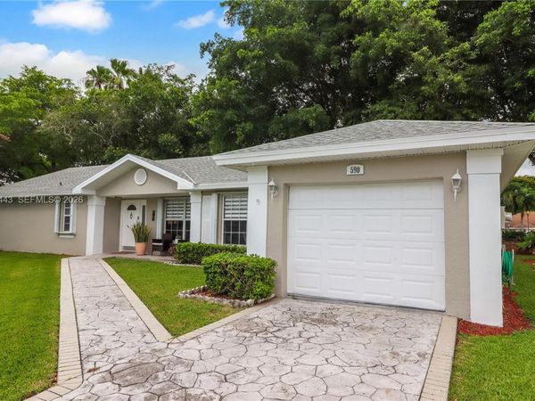 590 SE 19th Dr , Homestead, FL 33033