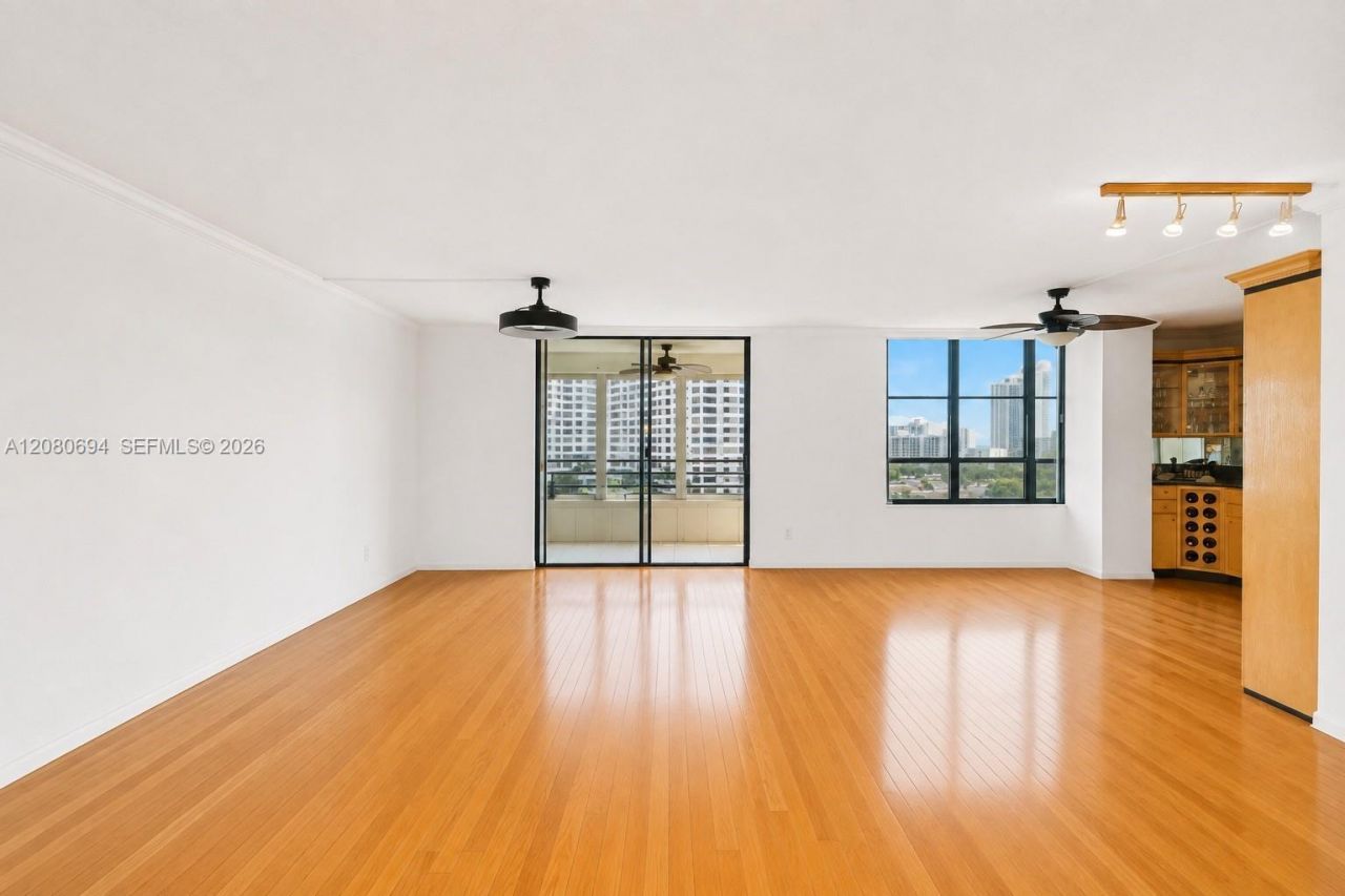 500 Three Islands Blvd, Unit 618, Hallandale Beach, FL 33009 Photo
