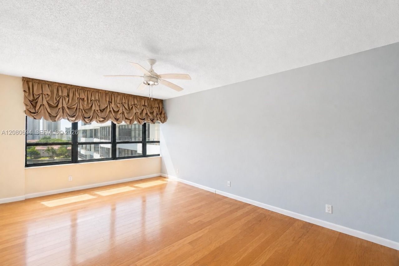 500 Three Islands Blvd, Unit 618, Hallandale Beach, FL 33009 Photo