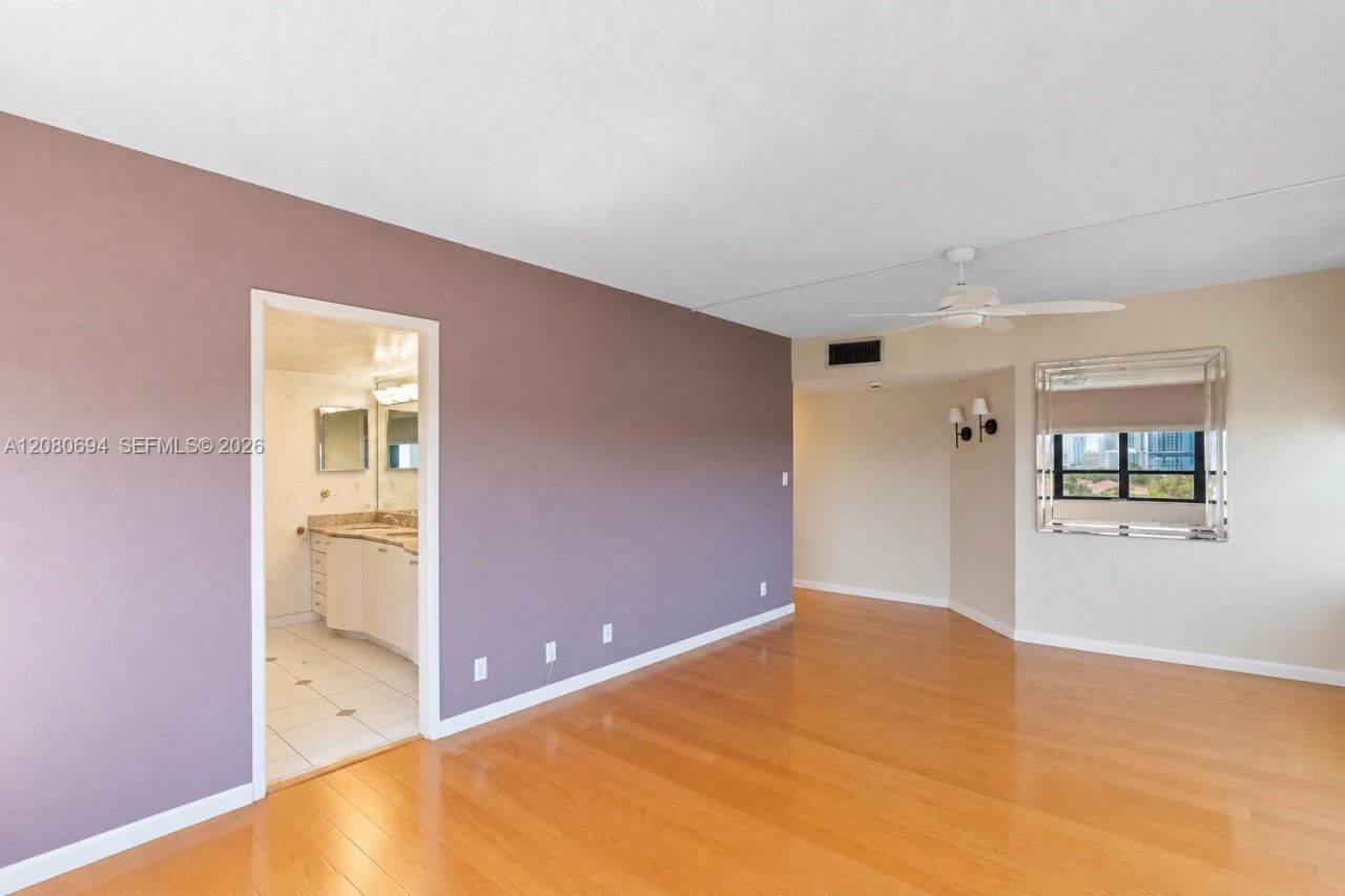 500 Three Islands Blvd, Unit 618, Hallandale Beach, FL 33009 Photo
