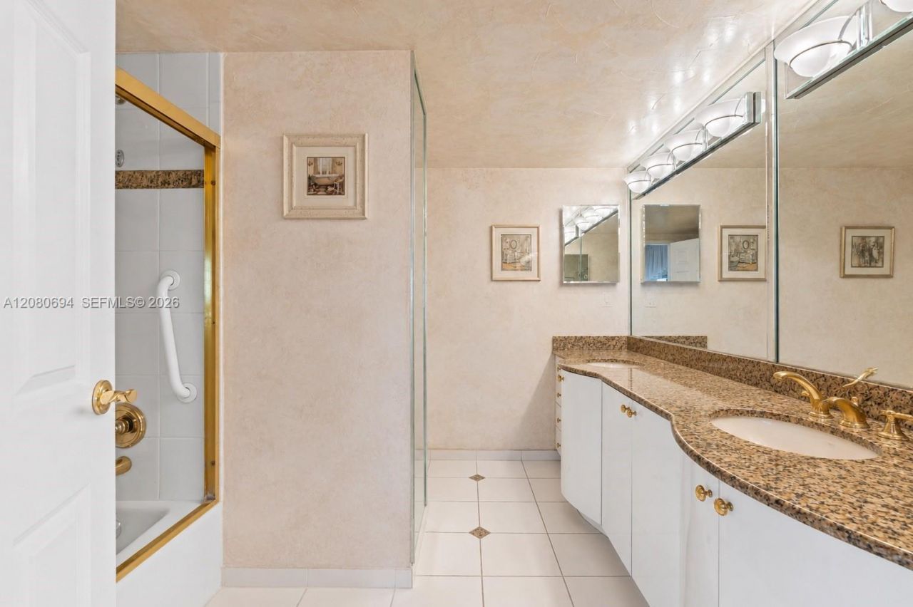 500 Three Islands Blvd, Unit 618, Hallandale Beach, FL 33009 Photo