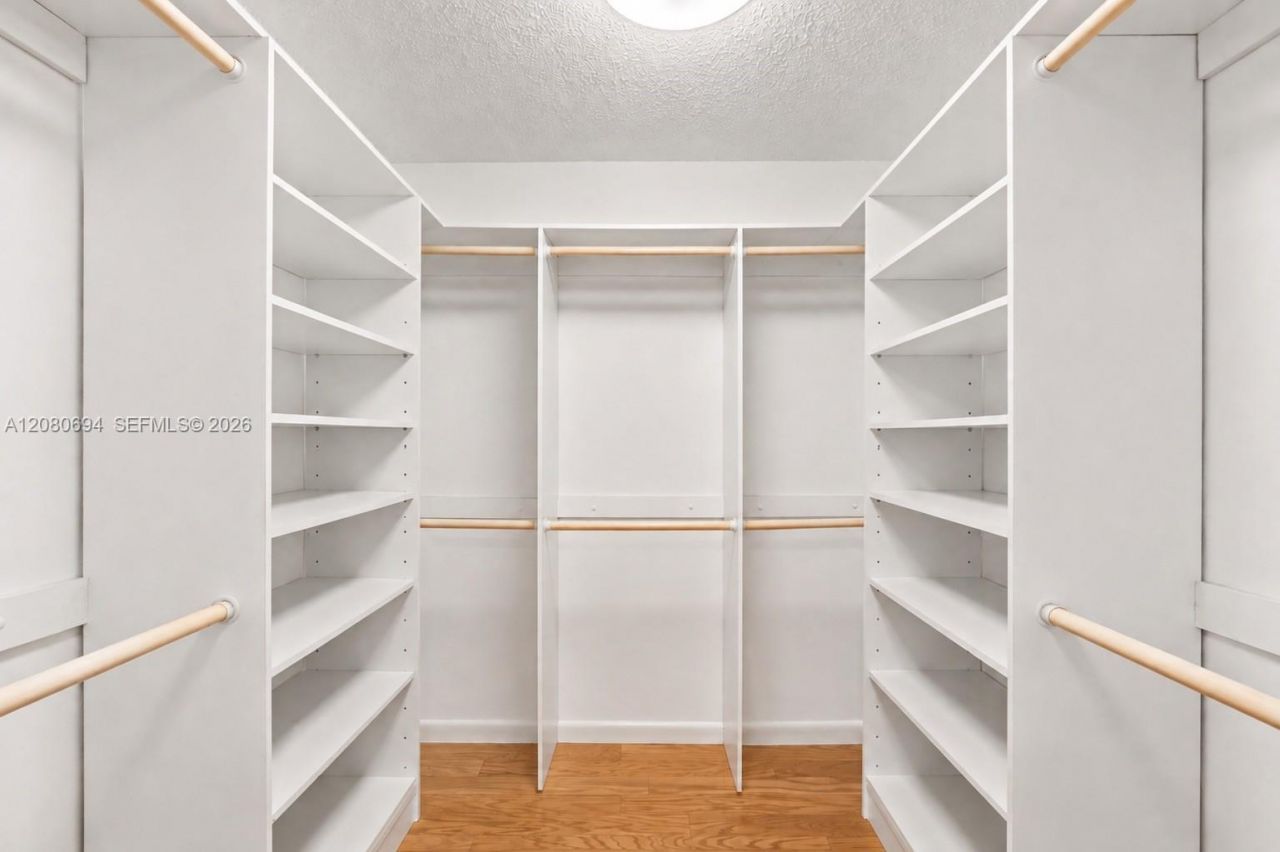 500 Three Islands Blvd, Unit 618, Hallandale Beach, FL 33009 Photo