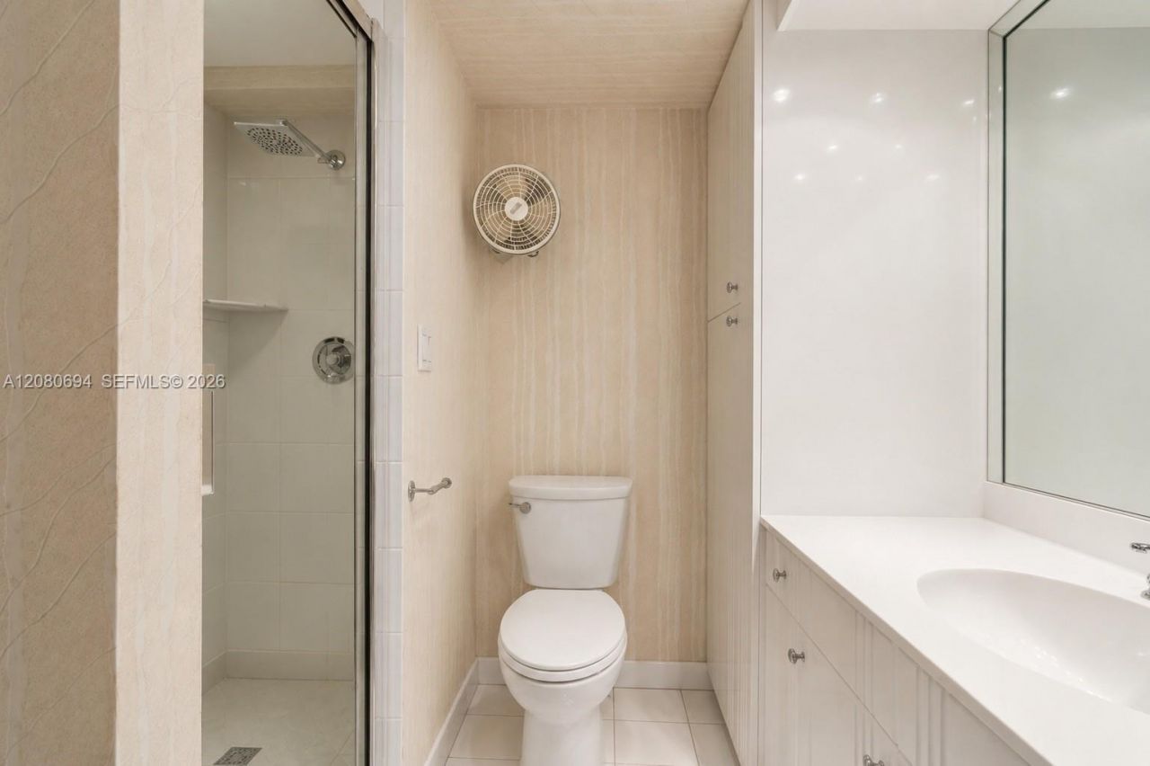 500 Three Islands Blvd, Unit 618, Hallandale Beach, FL 33009 Photo