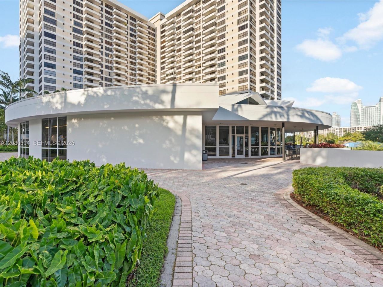 500 Three Islands Blvd, Unit 618, Hallandale Beach, FL 33009 Photo