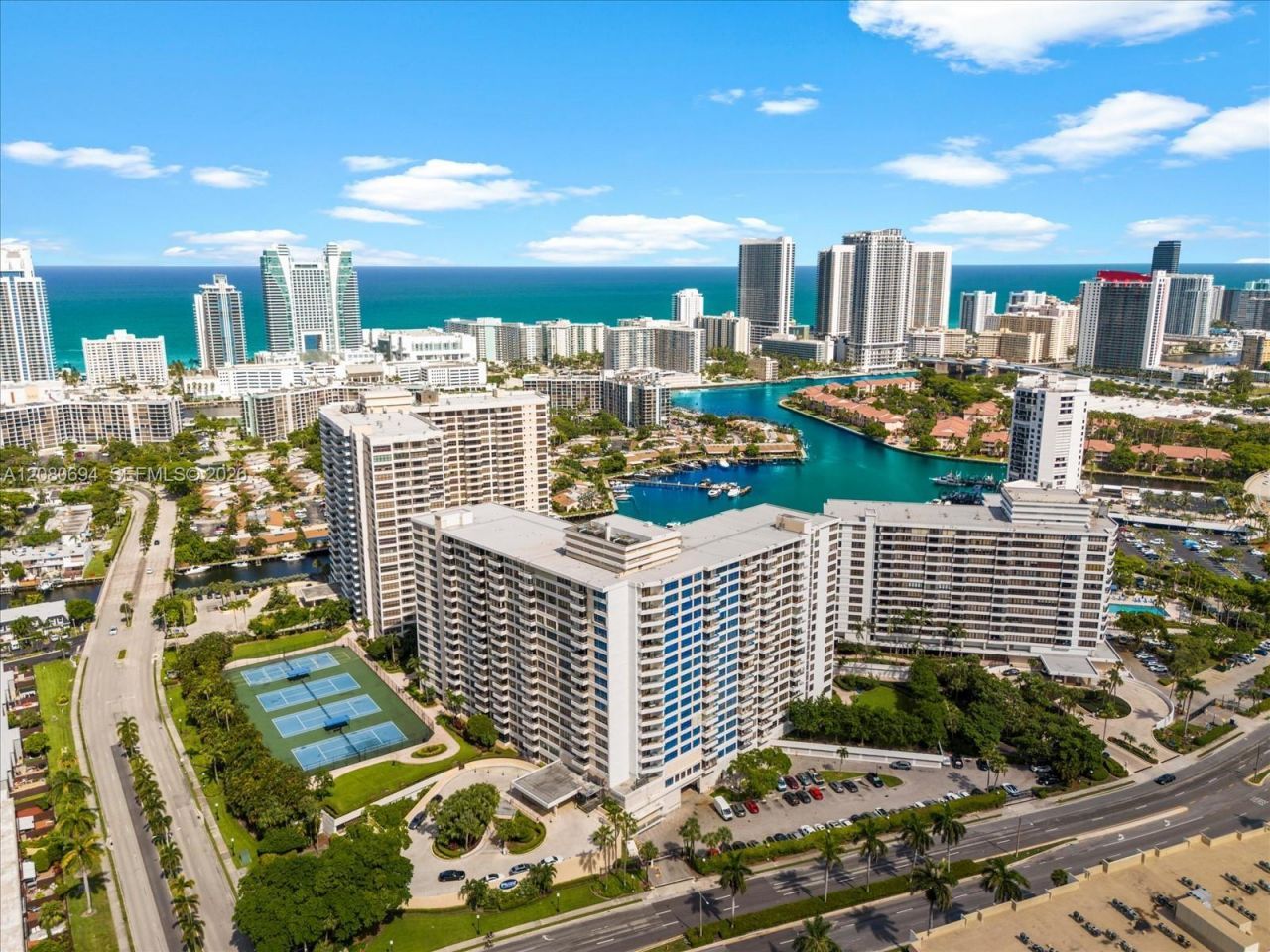 500 Three Islands Blvd, Unit 618, Hallandale Beach, FL 33009 Photo