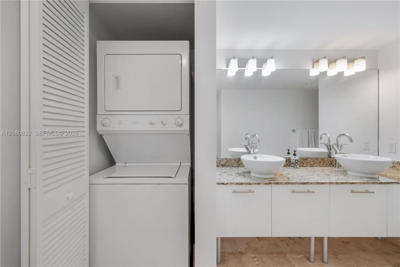 41 SE 5th St , Unit 1607, Miami, FL 33131 Photo