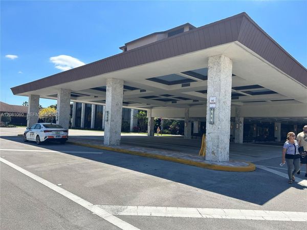 100 SW 132nd Way , Unit 305K, Pembroke Pines, FL 33027