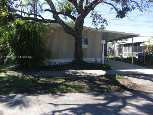 710 NW 219th Ave, Pembroke Pines, FL 33029