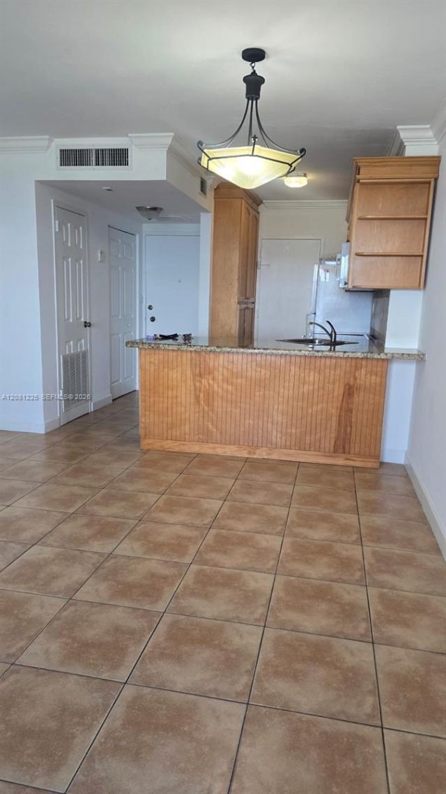 2899 Collins Ave, Unit 1005, Miami Beach, FL 33140 Photo