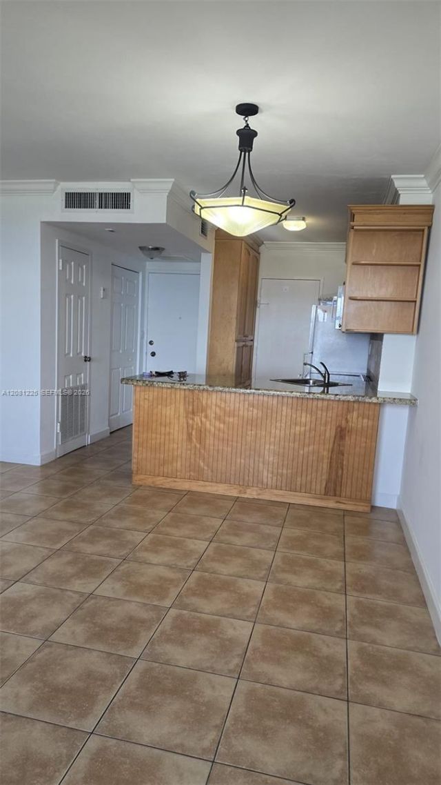 2899 Collins Ave, Unit 1005, Miami Beach, FL 33140 Photo
