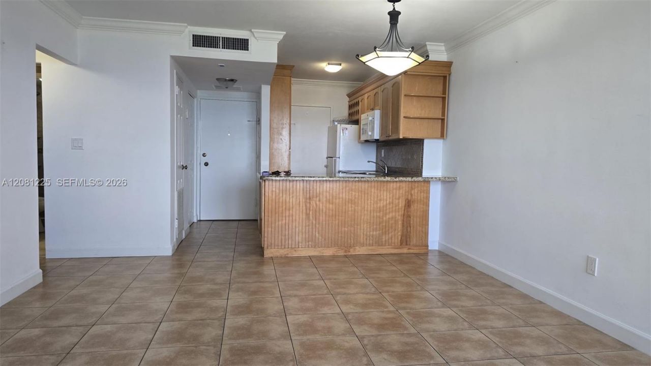 2899 Collins Ave, Unit 1005, Miami Beach, FL 33140 Photo