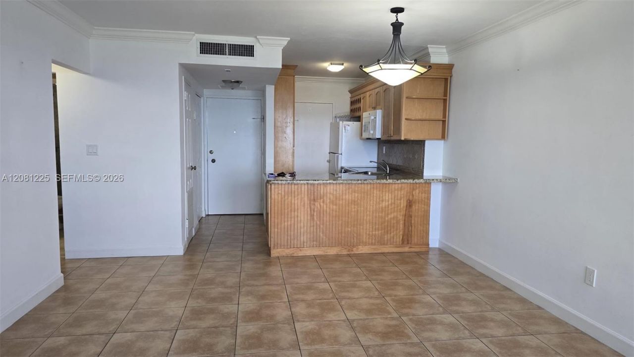 2899 Collins Ave, Unit 1005, Miami Beach, FL 33140 Photo