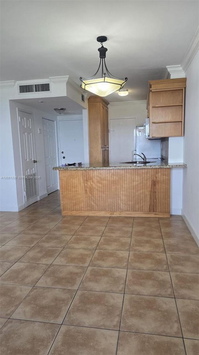 2899 Collins Ave, Unit 1005, Miami Beach, FL 33140 Photo