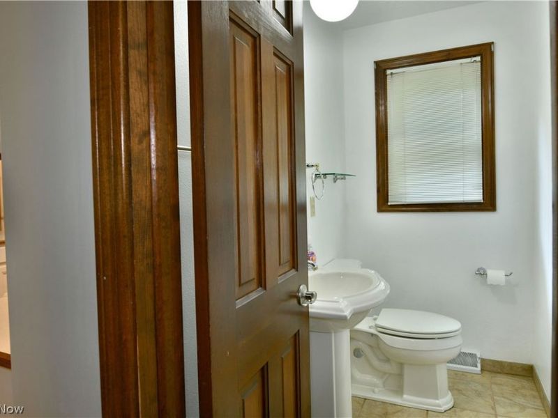 1097 Center Street E, Warren, OH 44481 Photo 23