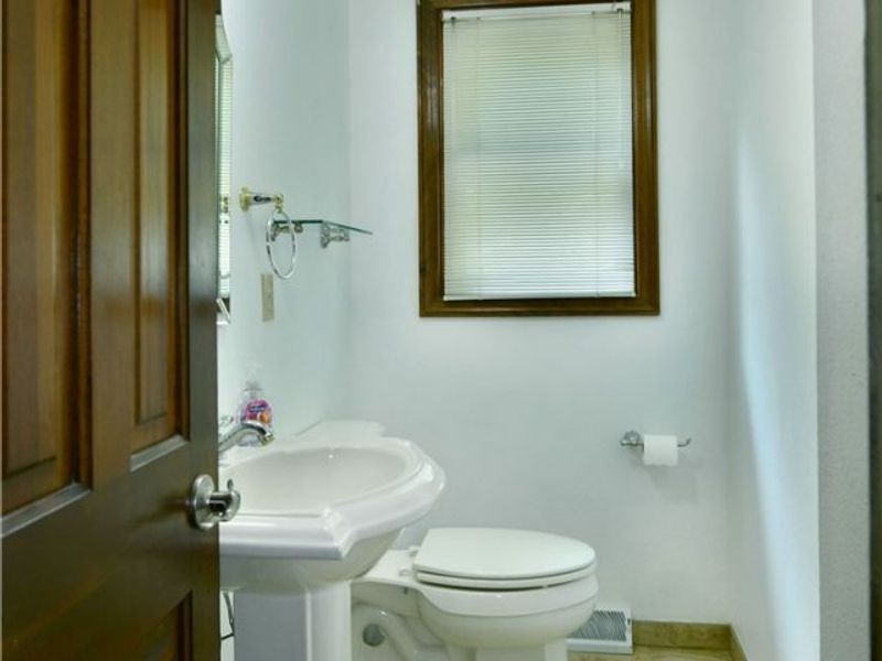 1097 Center Street E, Warren, OH 44481 Photo 24