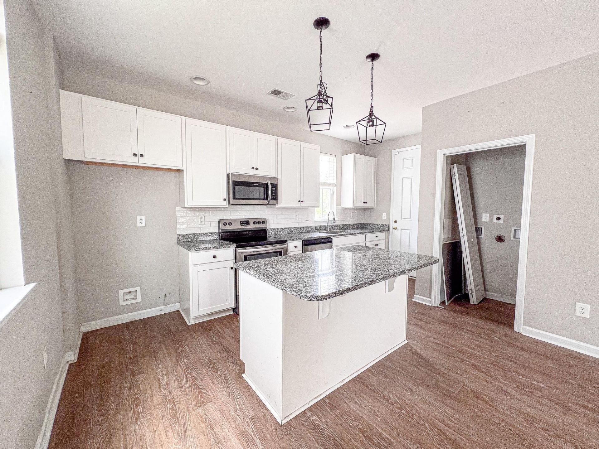 3525 Bristol Ln. Photo 10