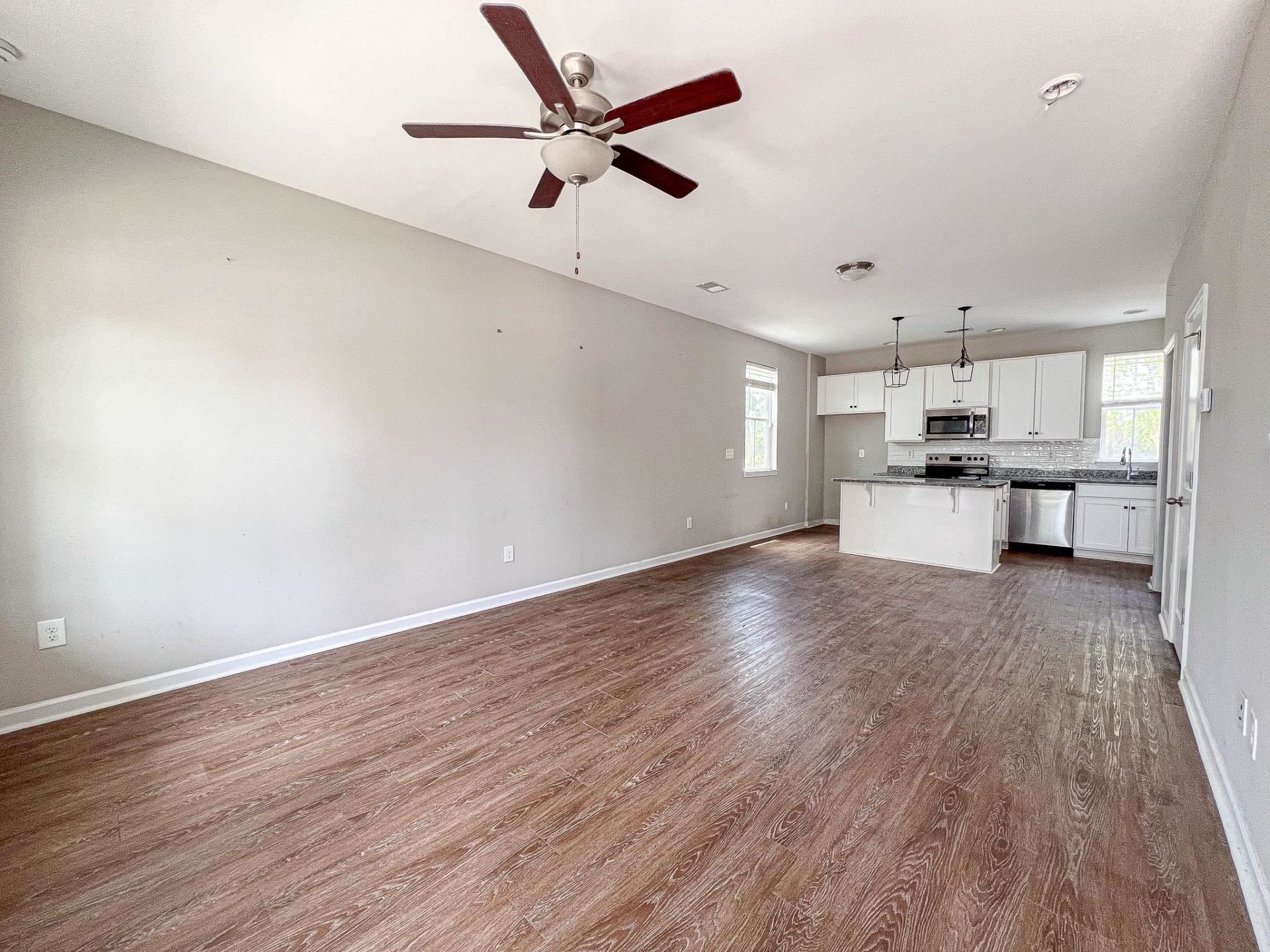 3525 Bristol Ln. Photo 4